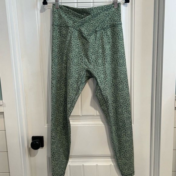 Buffbunny Stylish Green Floral Siren‎ Cross Waist Ladies Leggings. Size XL. - Picture 2 of 13